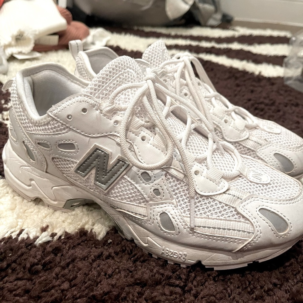 New Balance 827 Sneakers